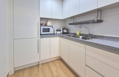 Sangsu-dong Apartamento | Tranquil 2-bedroom apartment in Seoul with AC, WiFi. Enjoy your stay