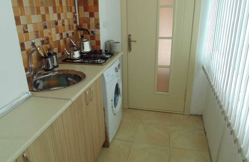 Sabayil Apartamento | Tranquil 2-bedroom apartment with AC in Baku near boulevard 2 minutes away