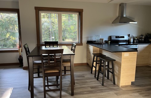 Black Creek Casa | Tranquil 2 Bedroom Home