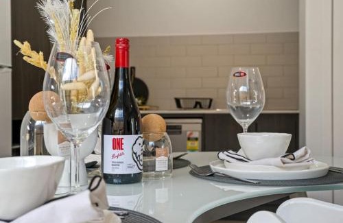 Browns Plains Casa | Tranquil 2BR Retreat with Local Charm and Comfort
