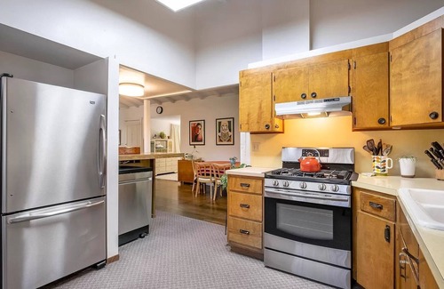 Mission Canyon Cabina | Tranquil 3 bedroom 2 bath house with Central AC