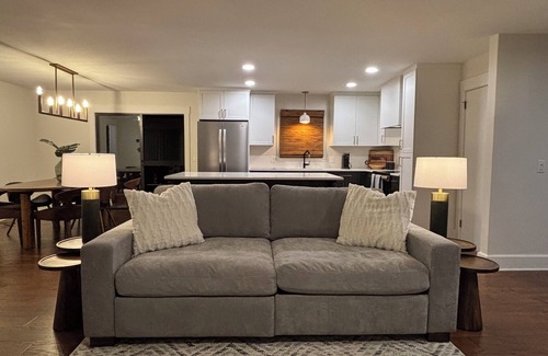 Kings Grant Casa | Tranquil 3-bedroom house with sunroom and huge above ground pool in Wilmington