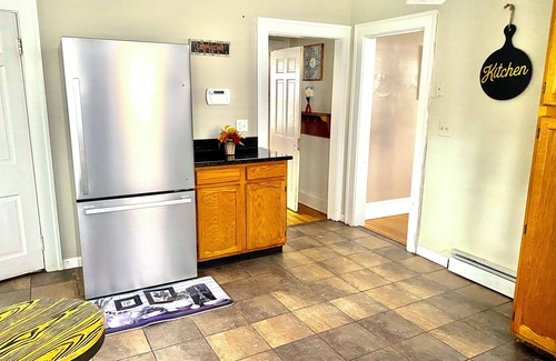 Hartford Casa | Tranquil 3-bedroom house with additional full-size sofa bed in Hartford