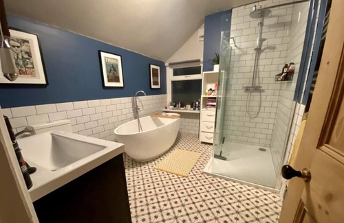 Roath Casa | Tranquil 3-bedroom house with WiFi within a charming Cardiff suburb