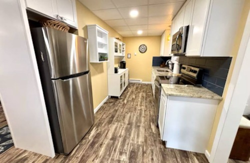 Blossvale Cabaña | Tranquil 3-bedroom Sylvan Beach Cottage
