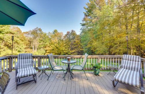 Glendale Casa | Tranquil 3 BR Stockbridge House with Private Deck!