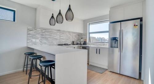 Christchurch Casa | Tranquil 4 Bed Family Retreat 5Min To Airport