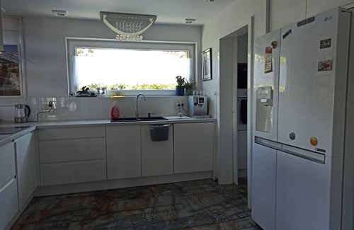 Pszczyna Casa | Tranquil 4-bedroom house in Łąka with WiFi