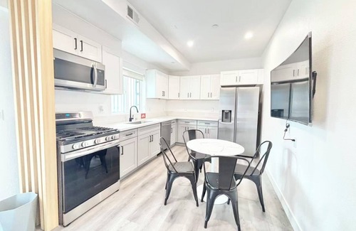 Downtown Los Angeles Casa | Tranquil 4-bedroom house with AC in charming Los Angeles
