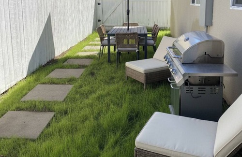 Los Angeles Casa | Tranquil 4-bedroom house with AC in charming Los Angeles