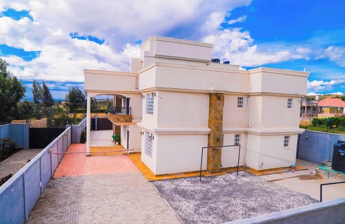 Naivasha Villa | Tranquil 4Bedroom villa with private swimming pool in Naivasha
