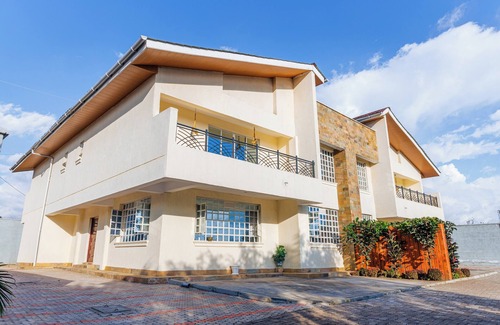 Naivasha Villa | Tranquil 4Bedroom villa with private swimming pool in Naivasha
