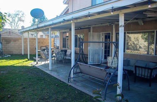Southridge Village Casa | Tranquil 4BR/3BA private house w/ inviting yard perfect for any type of stay