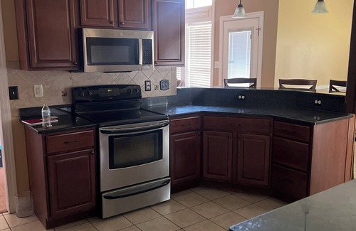 Rockfish Casa | Tranquil 5-bedroom 3 bath spacious modern house.