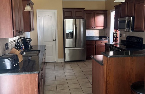 Rockfish Casa | Tranquil 5-bedroom 3 bath spacious modern house.