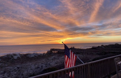 Currituck County Casa | Tranquil 7 bedroom oceanfront home JANUARY-MARCH ONLY!