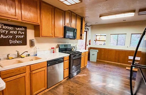 Big Bear Lake Cabina | Tranquil 8-Bedroom Lodge in Big Bear Lake