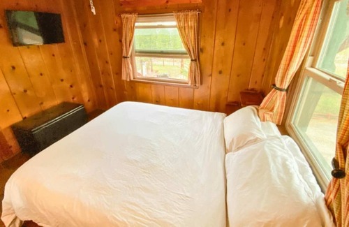 Big Bear Lake Cabina | Tranquil 8-Bedroom Lodge in Big Bear Lake