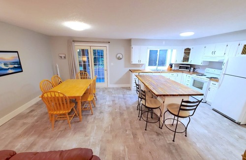 Sauble Beach Casa | Tranquil Air Conditioned Bungalow