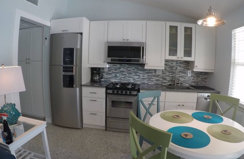 Holmes Beach Apartamento | Tranquila Anna Maria Island Resort, Unidad 4 ... Solo 4 unidades, todos los servicios, VIDEO.