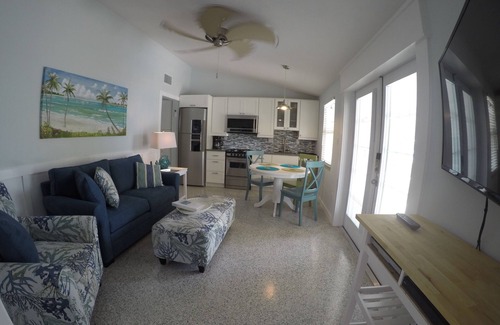 Holmes Beach Apartamento | Tranquila Anna Maria Island Resort, Unidad 4 ... Solo 4 unidades, todos los servicios, VIDEO.