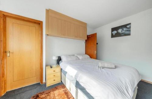 Oakleigh Casa | Tranquil and Lovely 5 bed house in Barnet