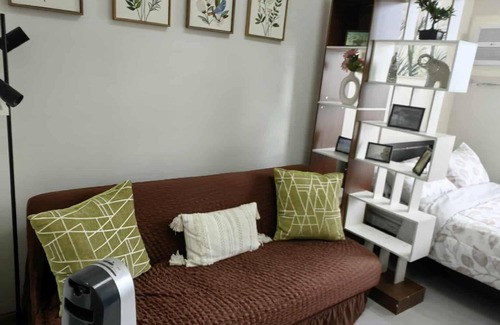 Project 8 Apartamento | Tranquil apartment with a view at Congressional Ave. in Quezon City!