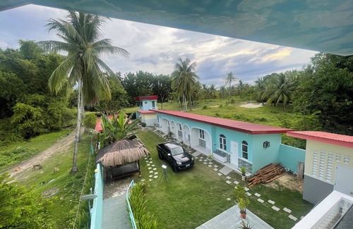 San Remigio Casa | Tranquil B & B with AC/Rooftop Lounge/Bar/Cabanas and Gourmet Kitchen
