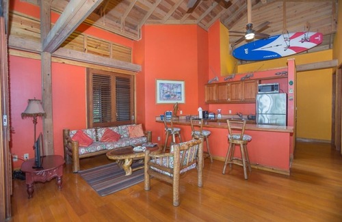 Roatan Casa | Tranquil Beachfront Bungalow, Gated Resort, Pool, Bar, Restaurant, Security 24/7
