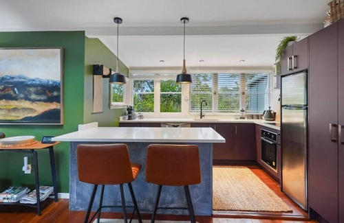 Titirangi Casa | Tranquil Bush Haven | Gardens - Bayview | WiFi