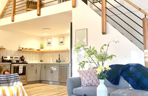 Jim Thorpe Casa | Tranquil Chalet Retreat, Short Walk to Lake & Pool