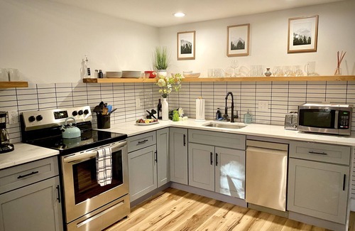 Jim Thorpe Casa | Tranquil Chalet Retreat, Short Walk to Lake & Pool