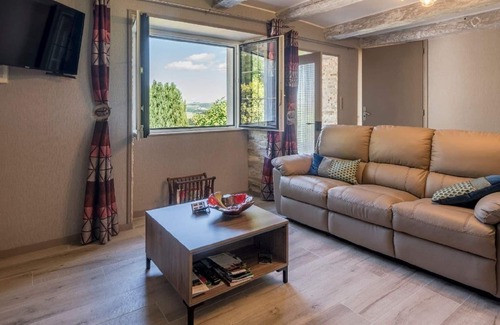 Sansac-Veinazes Cabaña | Casa de campo tranquila en Sansac con balcón