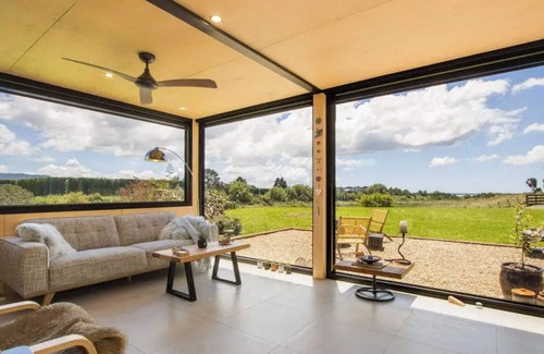 Aongatete Casa | Tranquil Country Getaway