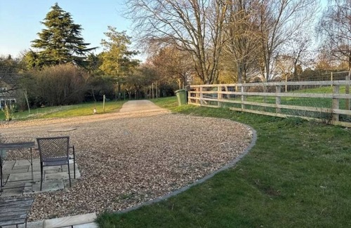 Bozeat Casa | Tranquil Country Retreat with 3 Private Ensuite Rooms