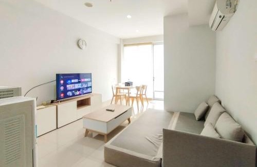 Dago Apartamento | Tranquil Designed 2BR Apartment Dago Suites By Travelio