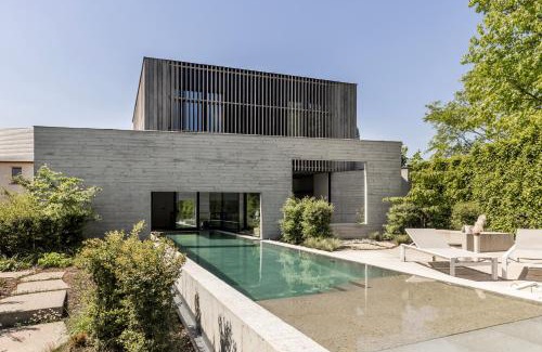 Brussegem Villa | Tranquil Designer Stay with Infinity Pool