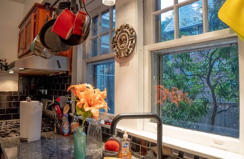 Elizabeth Casa | Tranquil detached home on safe & quiet neighborhood with large yard for hosting