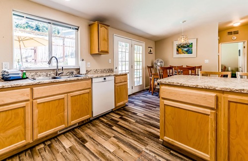 Willow Creek Cabaña | Tranquil dog-friendly cottage with outdoor pool, patio, gas grill, & yard