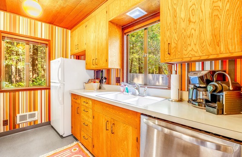 Sea Ranch Cabina | Tranquil, dog-friendly home w/ valley views and wood stove - close to trails