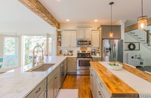 Chattanooga Casa | Tranquil Downtown Retreat - 4 Minutes to Aquarium & Coolidge Park!