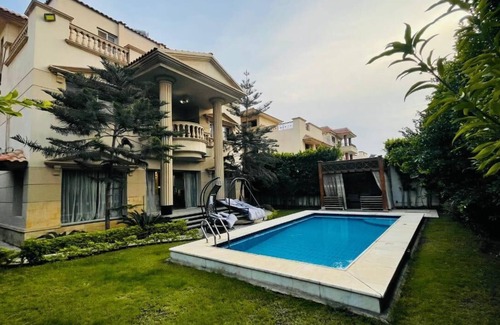 New Cairo Apartamento | Tranquil apartment with AC in Second New Cairo Qism