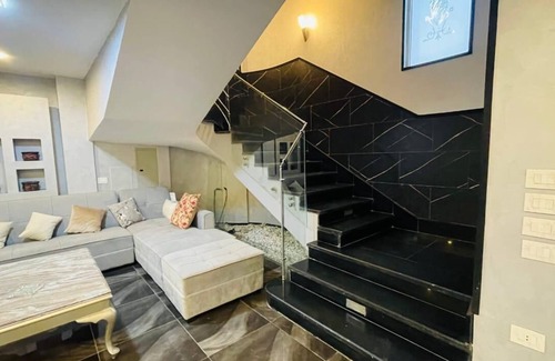 New Cairo Apartamento | Tranquil apartment with AC in Second New Cairo Qism