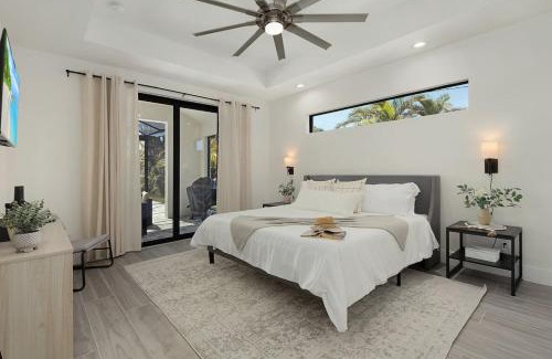 Trafalgar Casa | Tranquil Escape Modern Pool Home