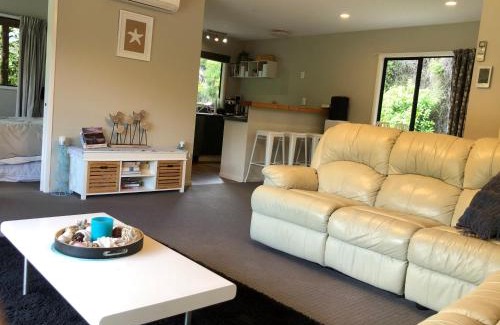 Akaroa Casa | Tranquil Family Retreat