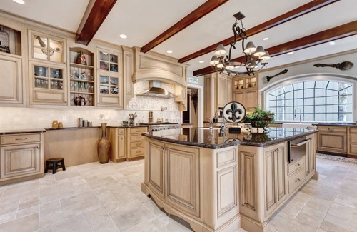 Hillsboro Casa | Tranquil Forest Chateau: hot spa, home theatre, outdoor bbq, w/ lush green views