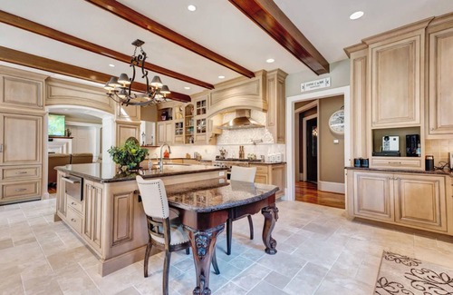 Hillsboro Casa | Tranquil Forest Chateau: hot spa, home theatre, outdoor bbq, w/ lush green views