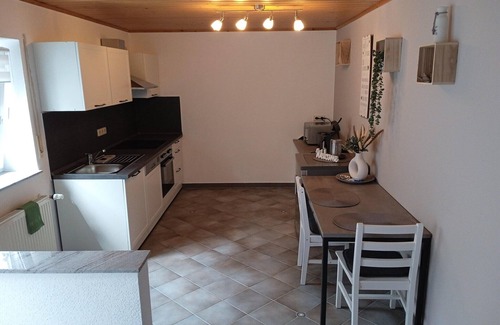 Roes Apartamento | Escapada tranquila en los pintorescos Roes