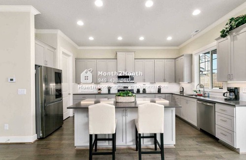 Bull Mountain Casa | Tranquil Haven Retreat on SW Birdsong ST #42012