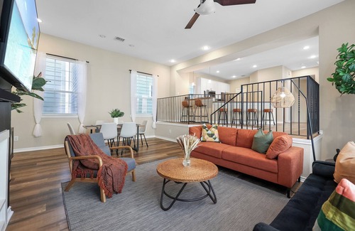 Shady Acres Casa | ¡Bienvenidos a The J House!